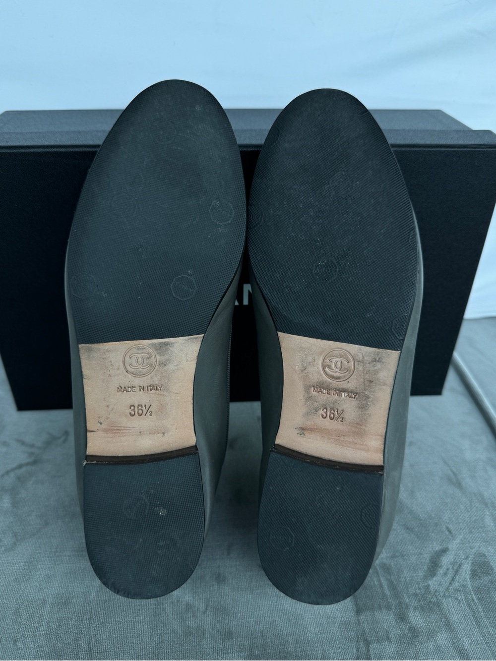 Chanel Gray and Black Leather Cap-Toe Ballet Flats with Bow - Aged Calfskin - Picture 7 of 10